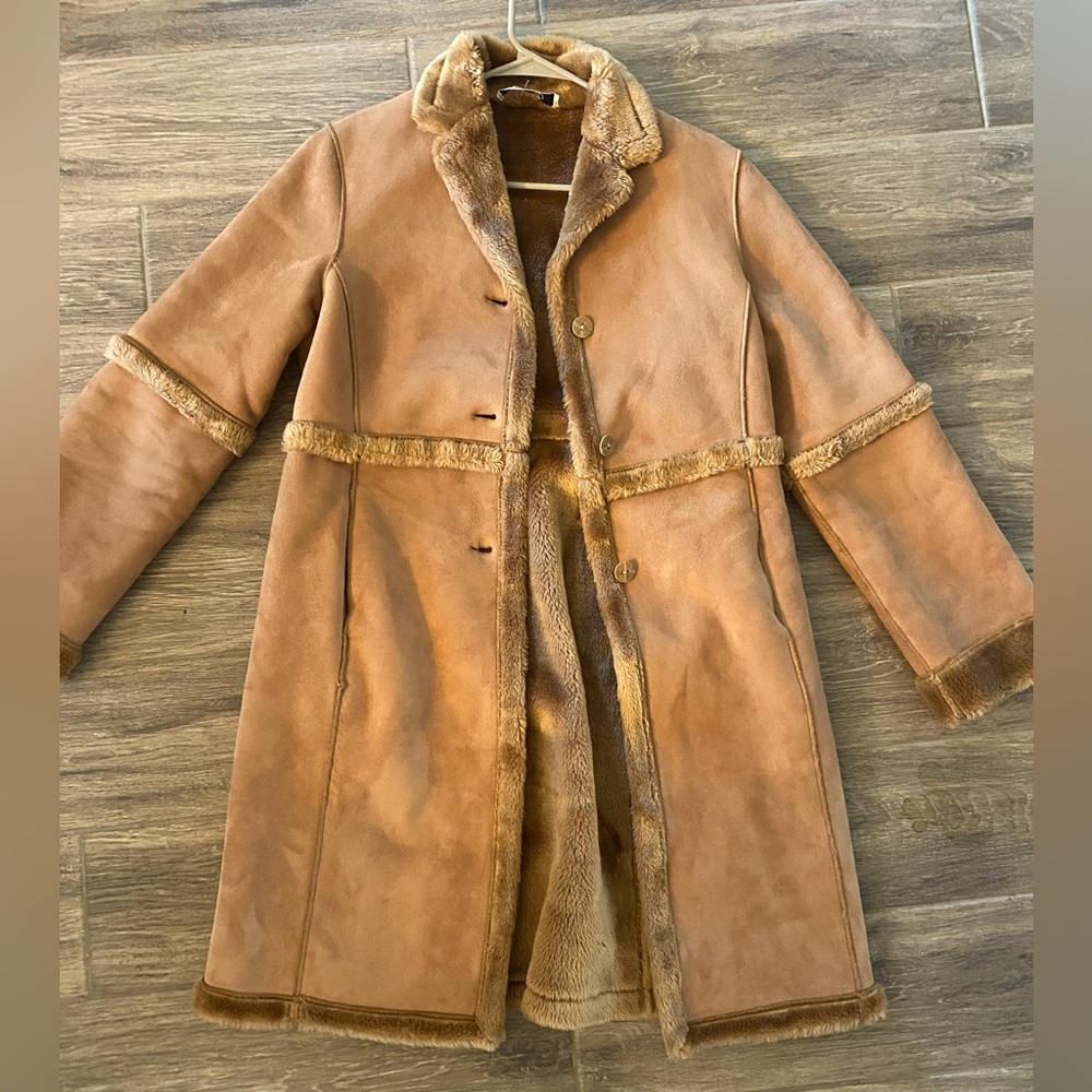 Savannah MIDI Carmel Color Coat Size 6 ❄️